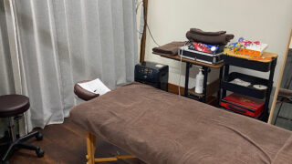 杉沢はりきゅう院の施術室です。