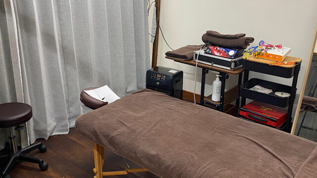 杉沢はりきゅう院の施術室です。