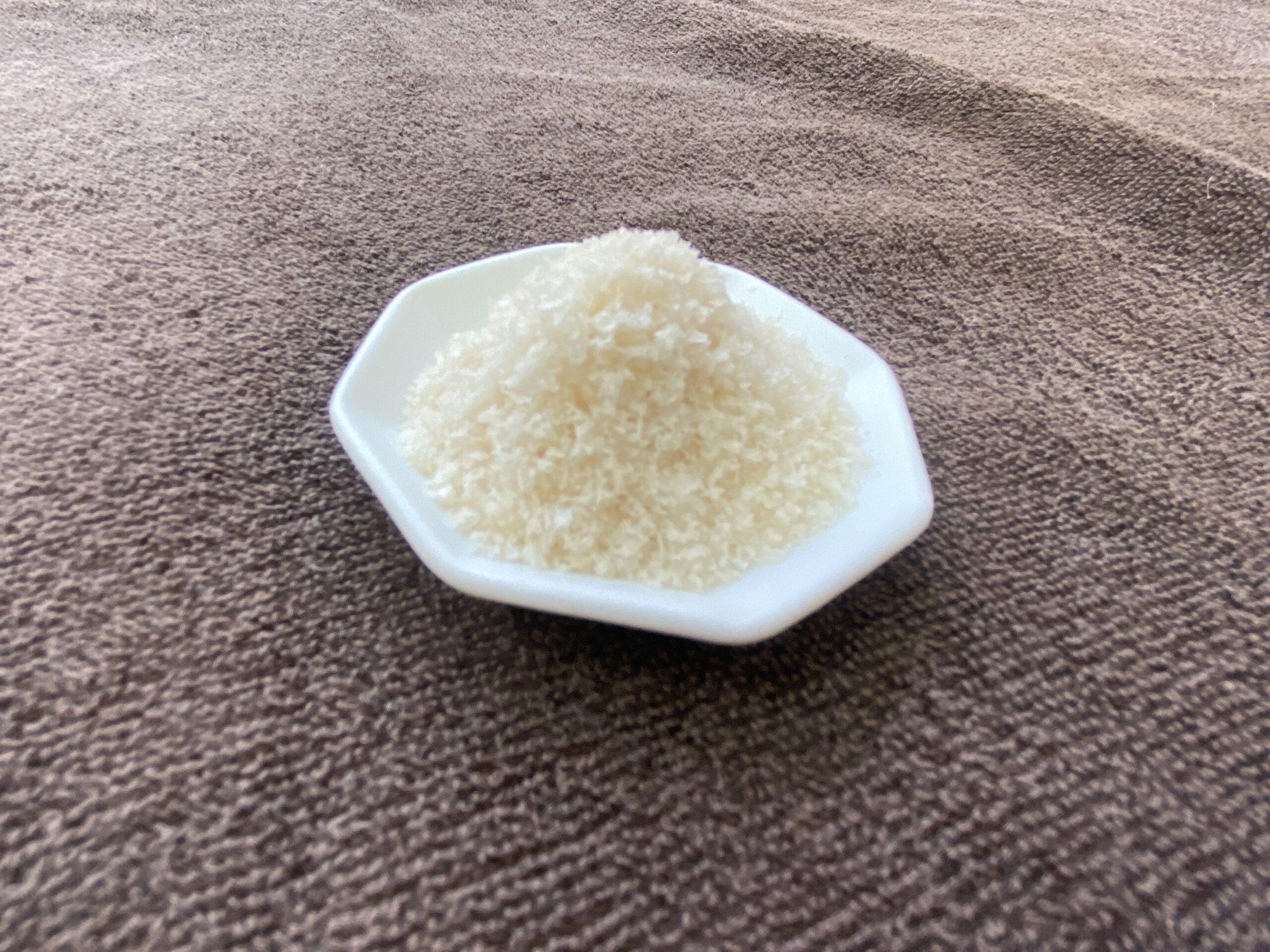 温活用お手玉(温玉)では秋田県男鹿の天然塩を使用しています。